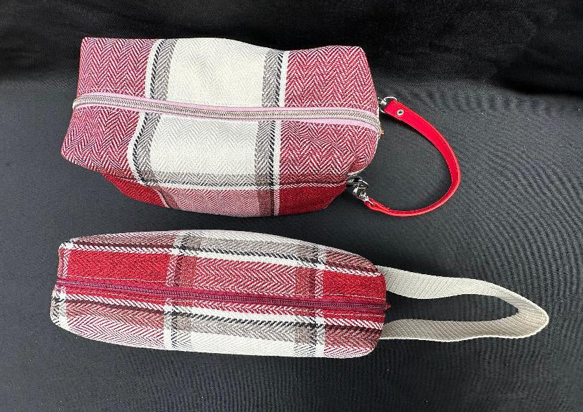 Wrist Bag  - Checked - Practical & Unique