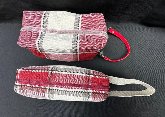 Wrist Bag  - Checked - Practical & Unique